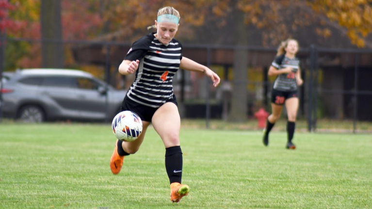 Anderson Races Past Earlham, Qualifies for HCAC Tournament